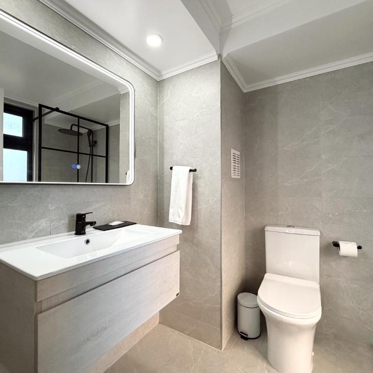 Hotel Tempo Rent - King Suite with Balcony - 5