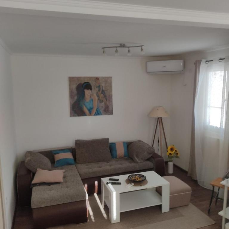 Modern & Cozy 2-Bedroom Getaway in Sutomore - Kuća sa 2 Spavaće Sobe - 6