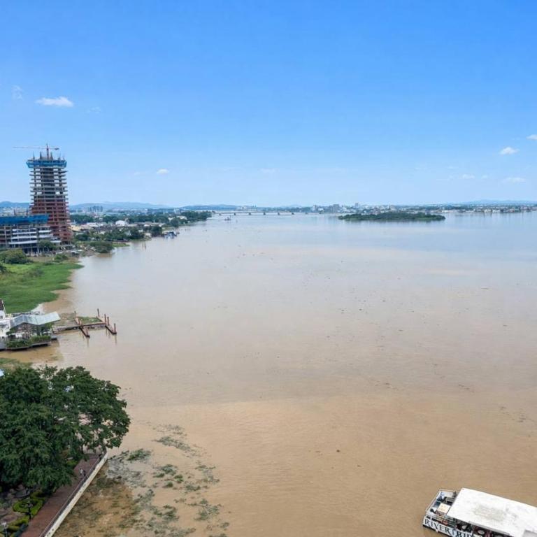 Premium Stay in Puerto Santa Ana, Near Bars, Restaurants, Airport & Malecon 2000 Guayaquil, Ecuador - Suite with River View - 15