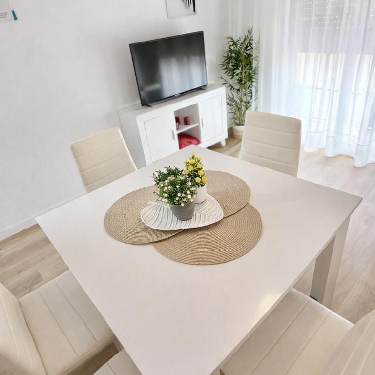 Esencia Histórica en Mezquita - Three-Bedroom Apartment - 2