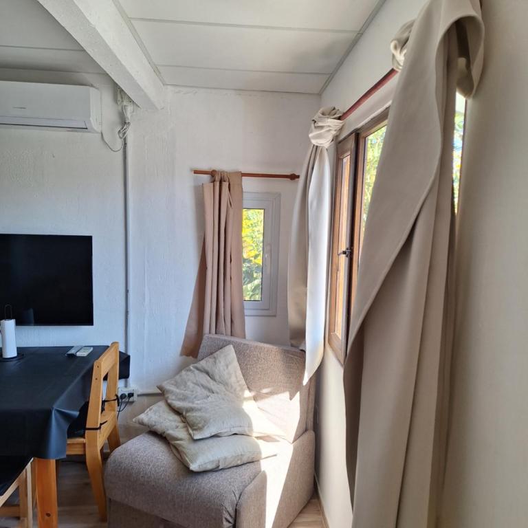 Saturnino Limay - One-Bedroom Apartment - 10