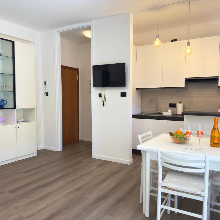 Appartamento sul lago con spiaggia privata - Appartamento con 1 Camera da Letto - 10