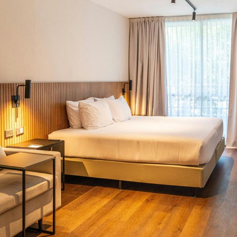 City Express Plus by Marriott Buenos Aires Palermo - Standard King Room with Sofa Bed and Balcony - City View - 5