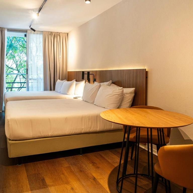 City Express Plus by Marriott Buenos Aires Palermo - Standard Double Room with Two Double Beds and Balcony - City View - 6