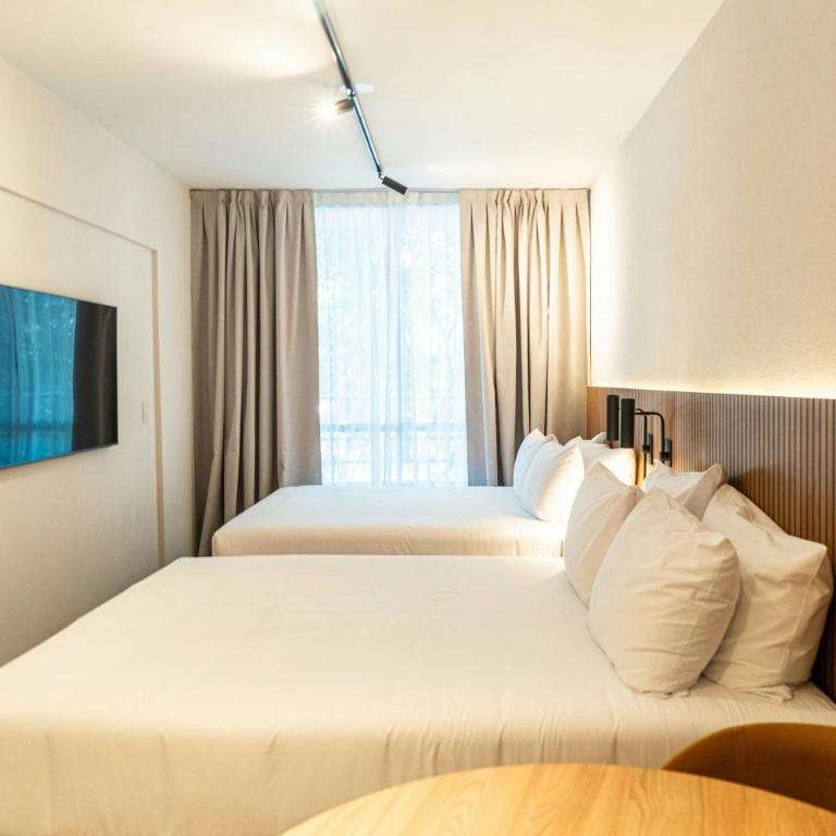 City Express Plus by Marriott Buenos Aires Palermo - Standard Double Room with Two Double Beds and Balcony - City View - 9