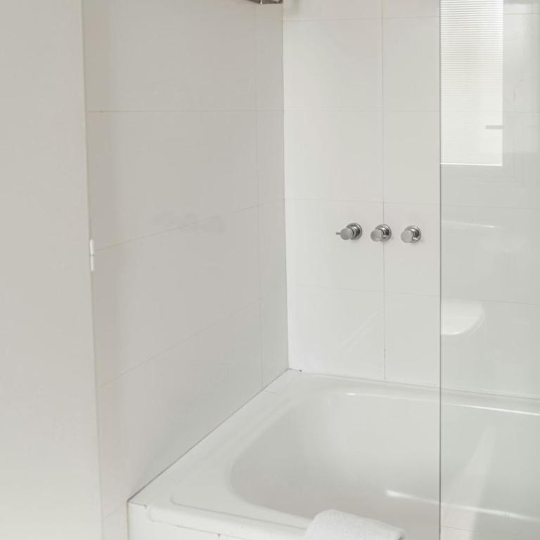 City Express Plus by Marriott Buenos Aires Palermo - Habitación con balcón y vistas a la ciudad - Cama extragrande - 13