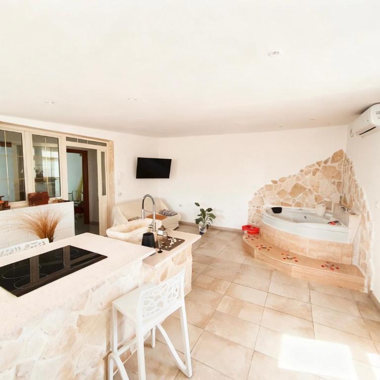 villa mina con vasca idromassaggio - Vacation Home - 6