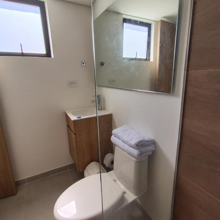 Apartamento Moderno y Tranquilo Cerca a la Playa - Apartamento de 2 dormitorios con vistas - 9
