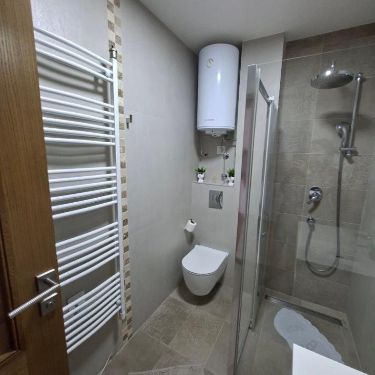 Anastasia Lux - One-Bedroom Apartment - 9