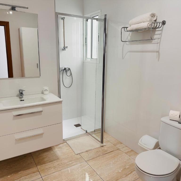 Soleado apartamento en Nerja - Three-Bedroom Apartment - 10