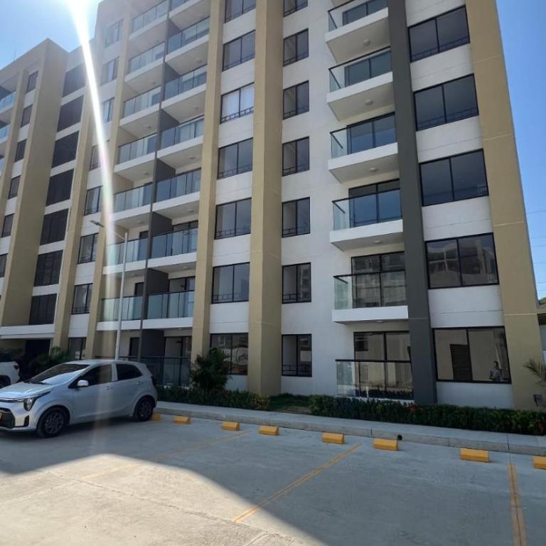 Apartamento Moderno y Tranquilo Cerca a la Playa - Apartamento de 2 dormitorios con vistas - 16