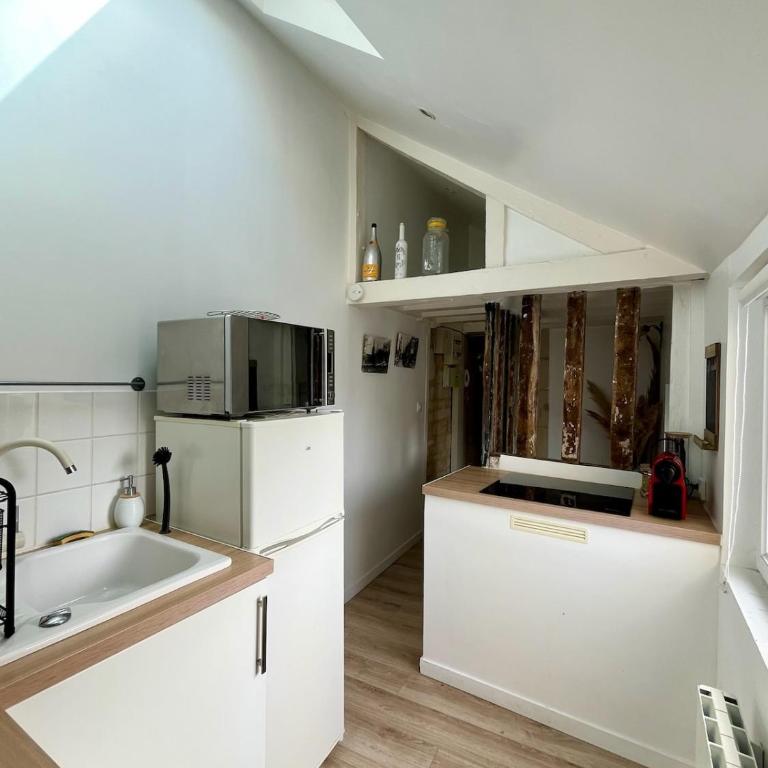 Charmant Duplex vue sur la place St Sauveur - Appartement 1 Chambre - 2