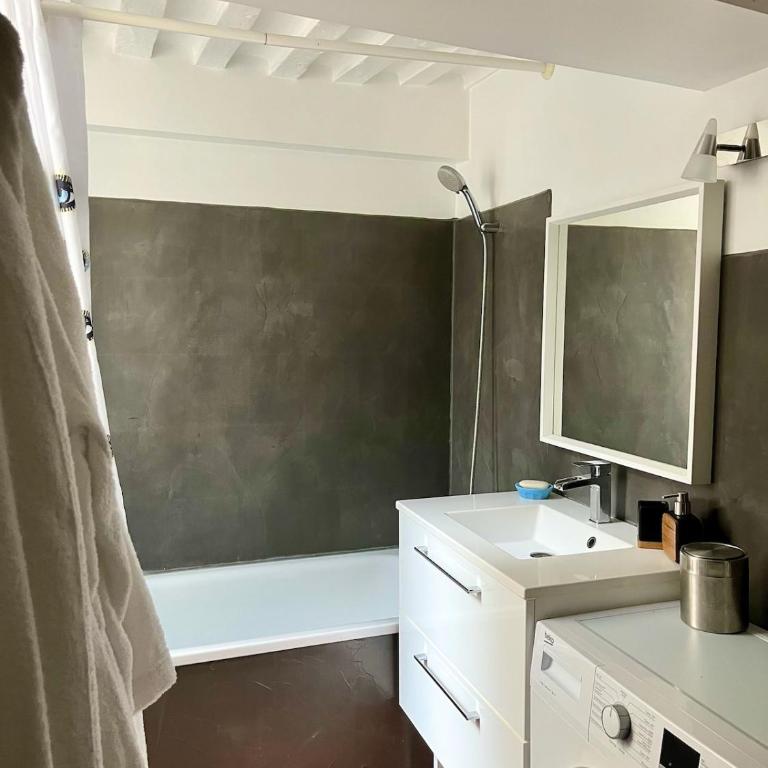 Charmant Duplex vue sur la place St Sauveur - Appartement 1 Chambre - 15