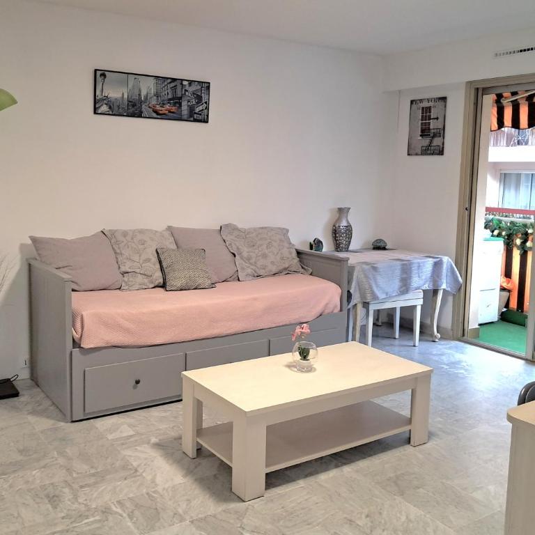 Grand 2 pièces Centre ville Antibes - Appartement 1 Chambre - 1