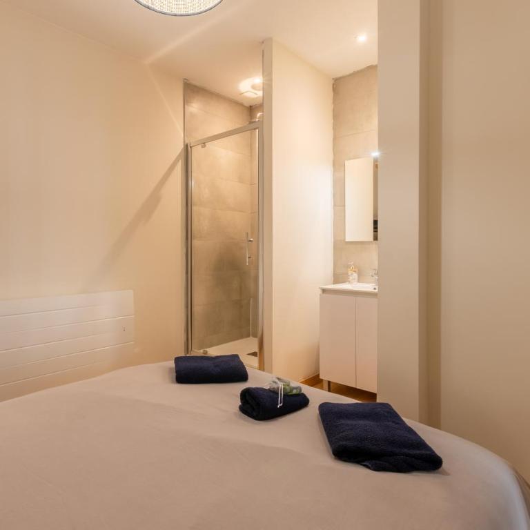 Côté Cour - 9 min des Sanctuaires - Moderne & Équipé - Jusqu'à 4 couchages - One-Bedroom Apartment - 15