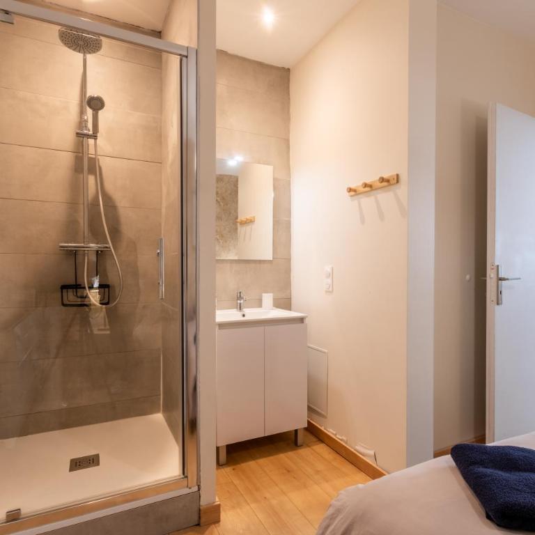 Côté Cour - 9 min des Sanctuaires - Moderne & Équipé - Jusqu'à 4 couchages - One-Bedroom Apartment - 13