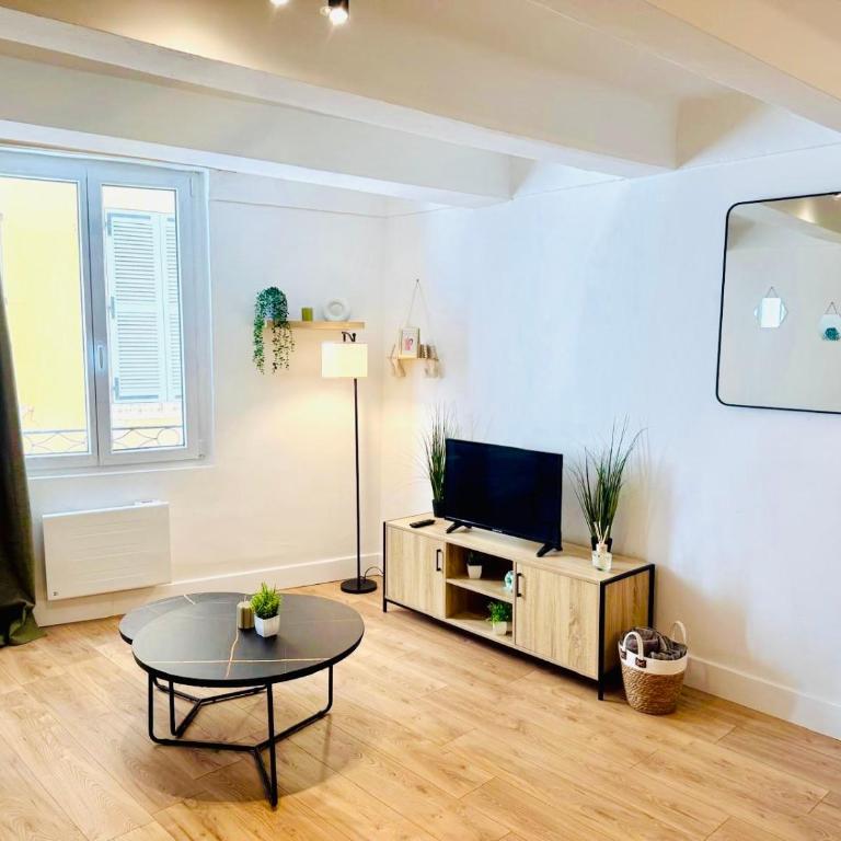 Studio neuf en hyper centre, moderne et calme - Apartamento de 1 dormitorio - 3