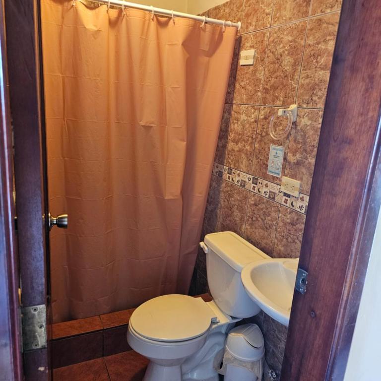 Hostal Haziel - Comfort Quadruple Room - 17