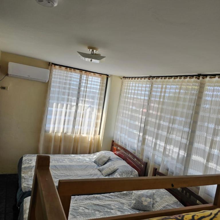 Hostal Haziel - Family Room - 13