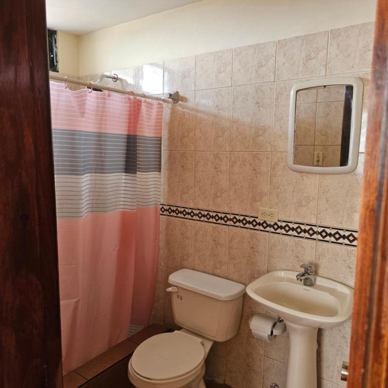 Hostal Haziel - Family Room - 16