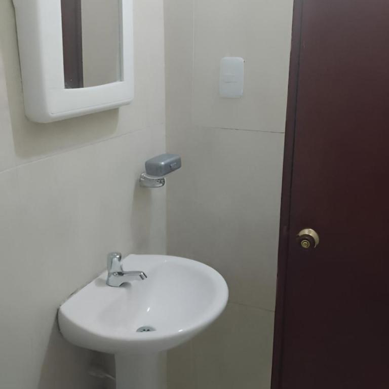 Apartamento amoblado en Barrio Zulima de Cúcuta - Colombia - Apartamento de 2 dormitorios - 18
