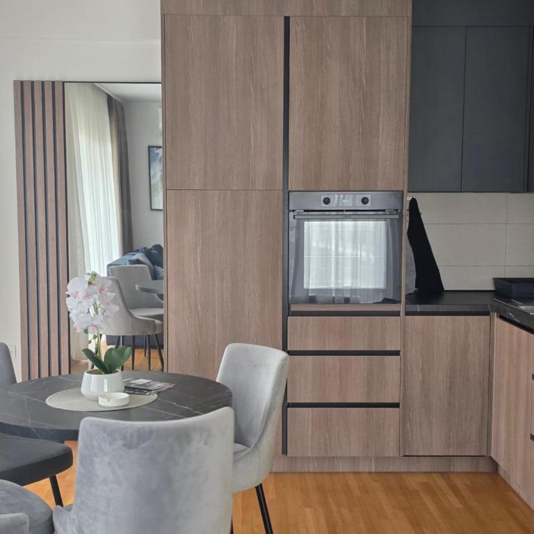 Royal apartmani Vrnjačka Banja - One-Bedroom Apartment with Terrace - 14