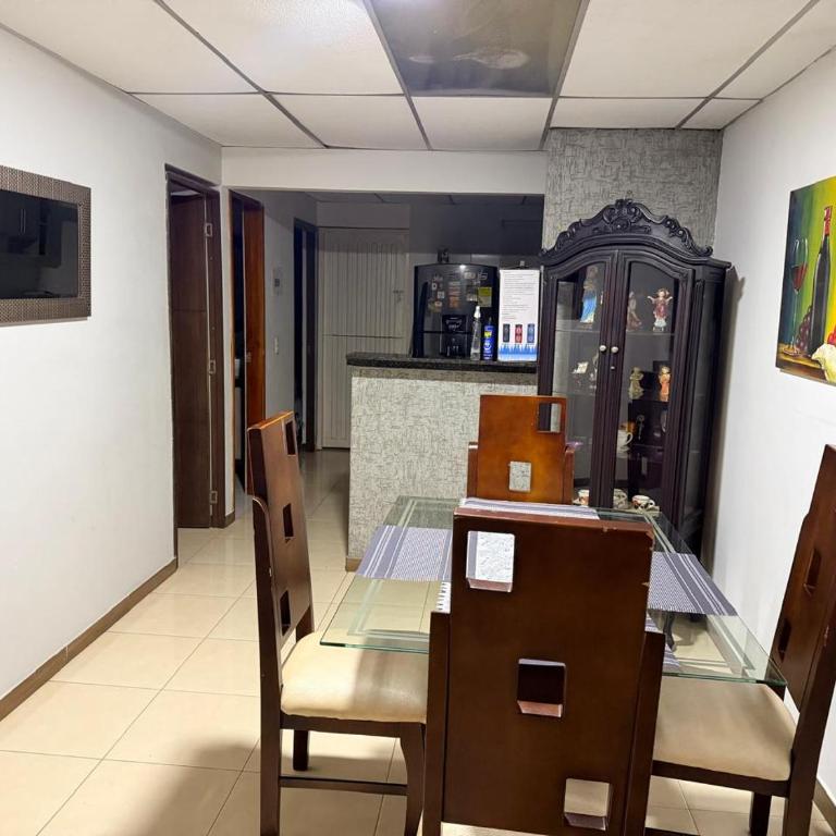 Casa amplia cerca a UKUMARI parque CONSOTA y excelentes restaurantes - Three-Bedroom House - 43