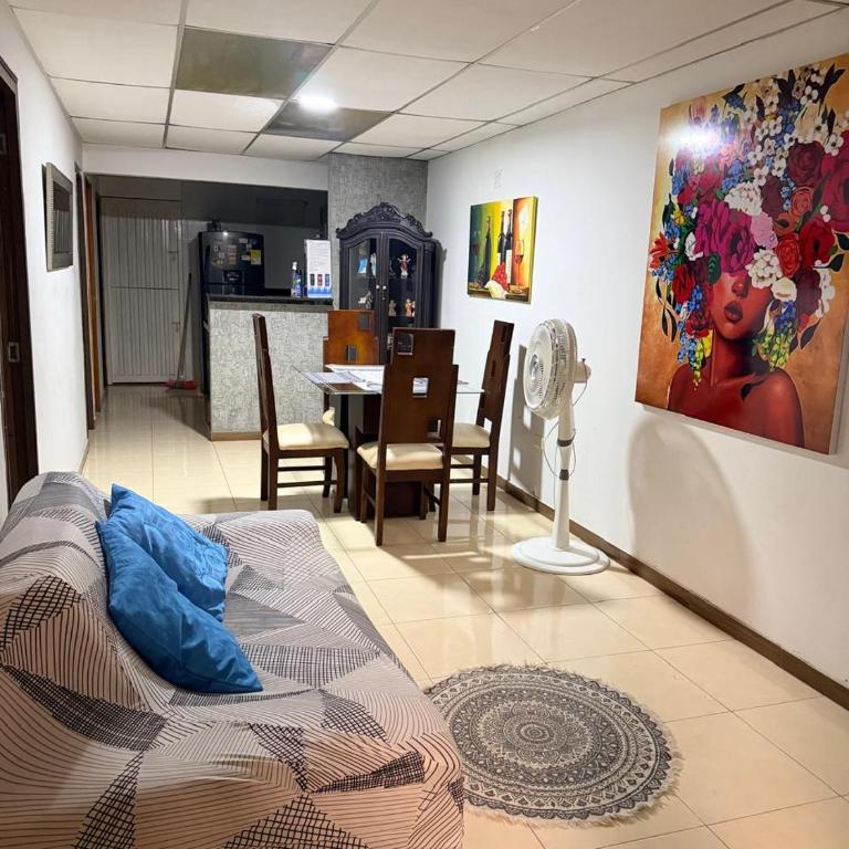 Casa amplia cerca a UKUMARI parque CONSOTA y excelentes restaurantes - Three-Bedroom House - 4