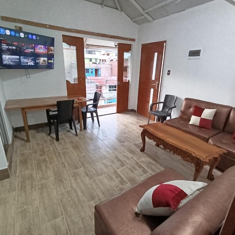 Hostel Las Gardenias Ayacucho - Apartamento Deluxe de 2 dormitorios con balcón - 3