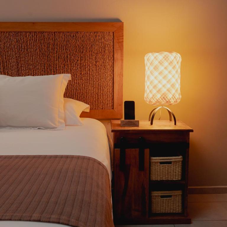 Sui Boutique Hotel - Suite con cama grande y balcón - 7