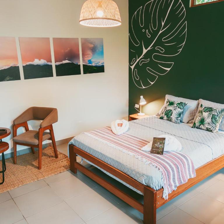 Taki Tambo Lodge - Habitación con cama grande y vistas al jardín - 11