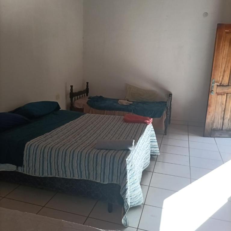 Bodegon - Economy Quadruple Room with Shared Bathroom - 4