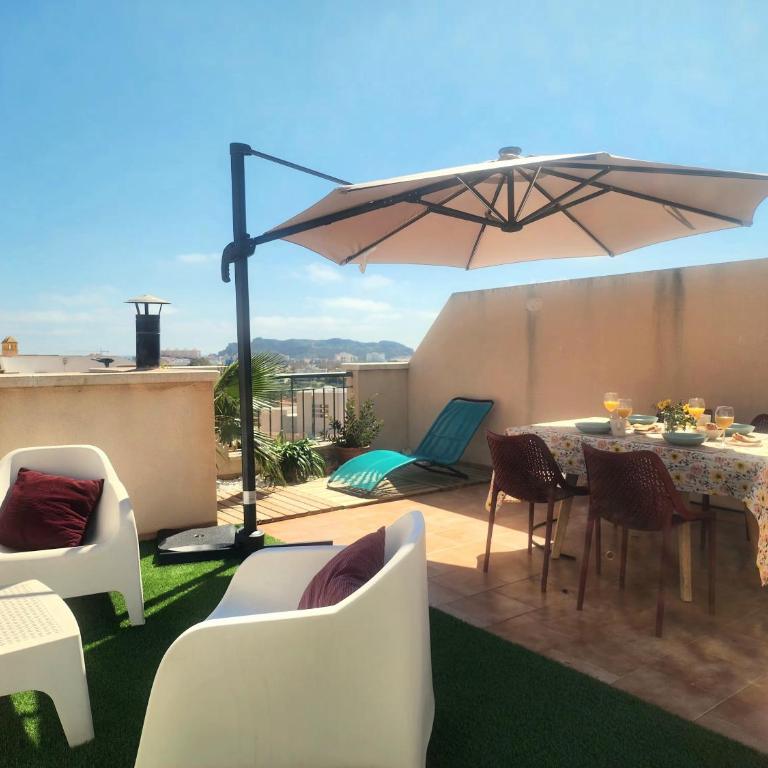 Ático con gran terraza, barbacoa y piscina - Apartamento de 2 dormitorios - 5