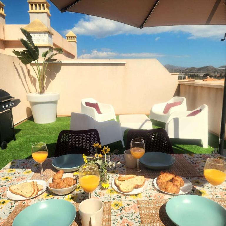 Ático con gran terraza, barbacoa y piscina - Apartamento de 2 dormitorios - 1