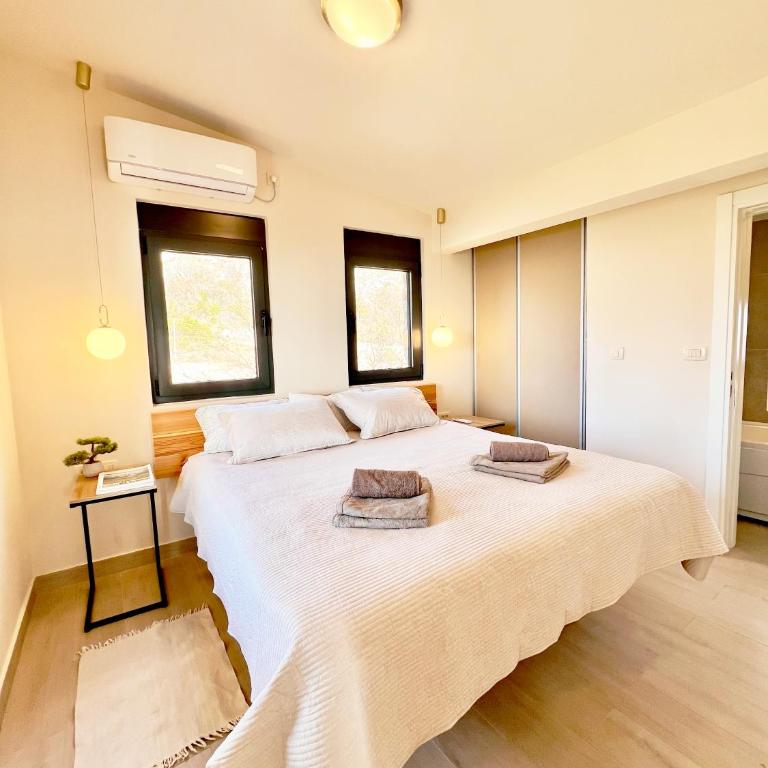 Dreamsky Haven - One-Bedroom Apartment with Balcony and Sea View - 24