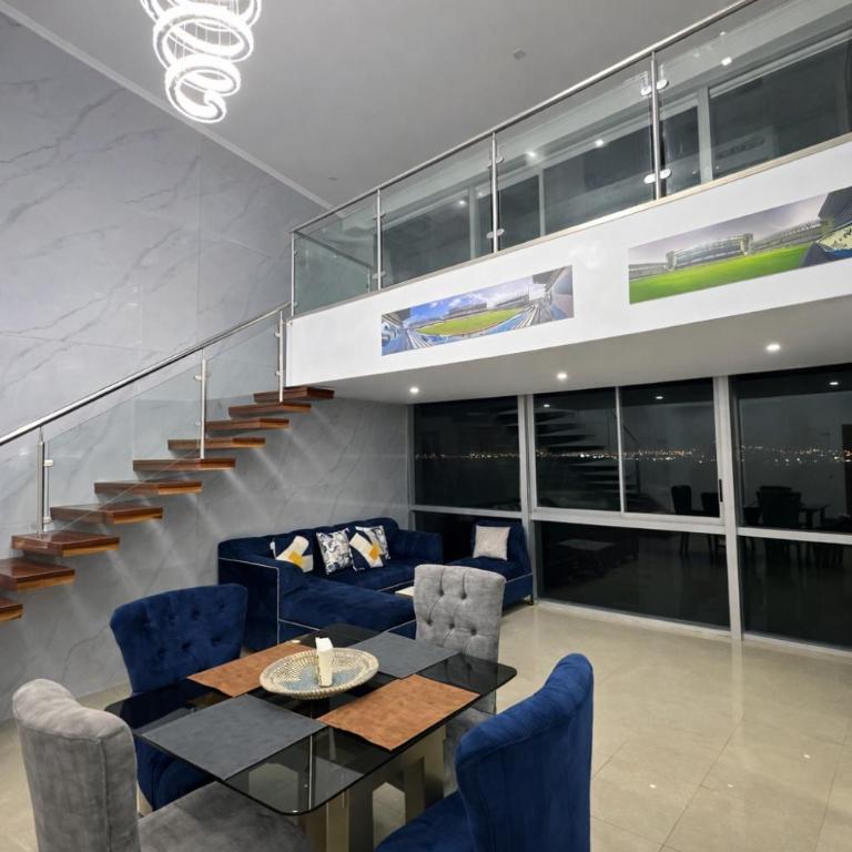 Exclusivo loft dúplex en piso 15 con vista panorámica al río en Guayaquil, 2 habitaciones y cocina equipada - Two-Bedroom Apartment - 11