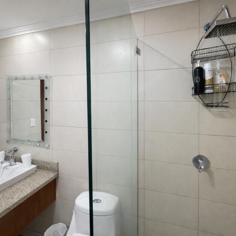 Exclusivo loft dúplex en piso 15 con vista panorámica al río en Guayaquil, 2 habitaciones y cocina equipada - Two-Bedroom Apartment - 33