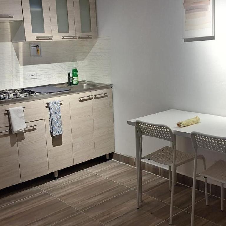 Apartaestudio in the heart of Medellín Laureles with a Comfortable king Bed - Apartamento de 1 dormitorio - 8