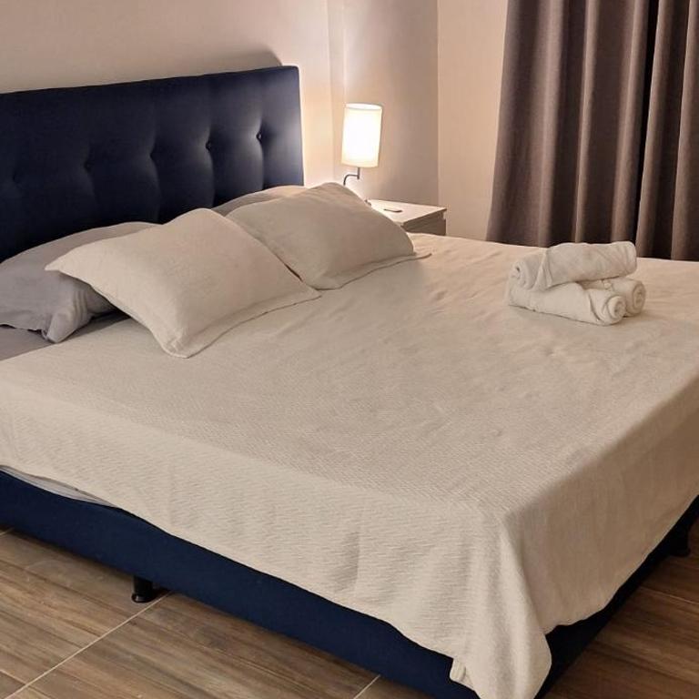 Apartaestudio in the heart of Medellín Laureles with a Comfortable king Bed - Apartamento de 1 dormitorio - 19