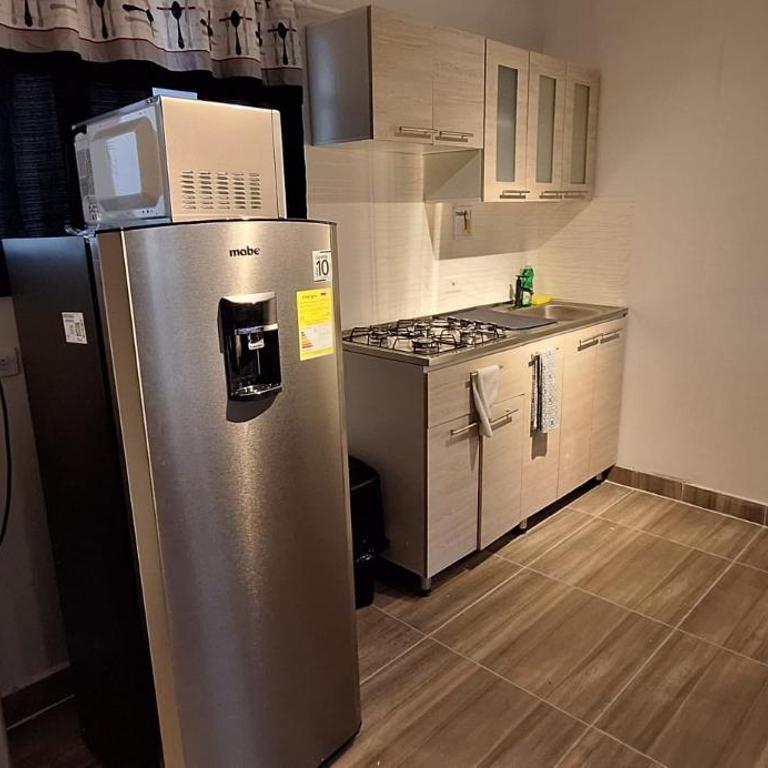 Apartaestudio in the heart of Medellín Laureles with a Comfortable king Bed - Apartamento de 1 dormitorio - 21