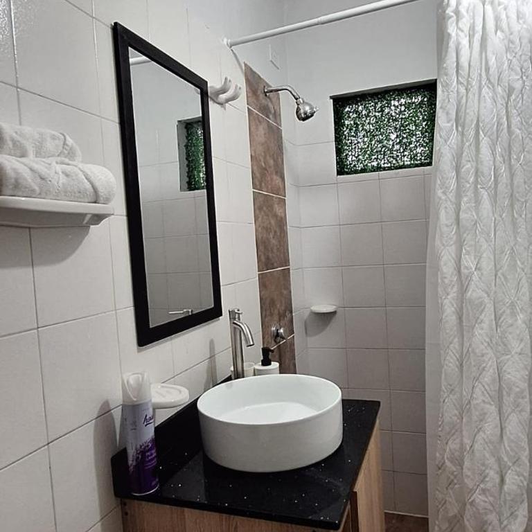 Apartaestudio in the heart of Medellín Laureles with a Comfortable king Bed - Apartamento de 1 dormitorio - 22