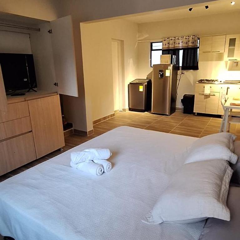 Apartaestudio in the heart of Medellín Laureles with a Comfortable king Bed - Apartamento de 1 dormitorio - 27