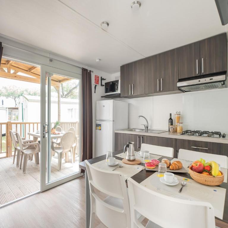 Jesolo Family Resort - Casa Mobile con 2 Camere da Letto - 3