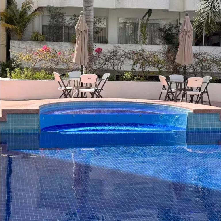 Costera Acapulco, Club Deportivo - Apartamento con terraza - 5