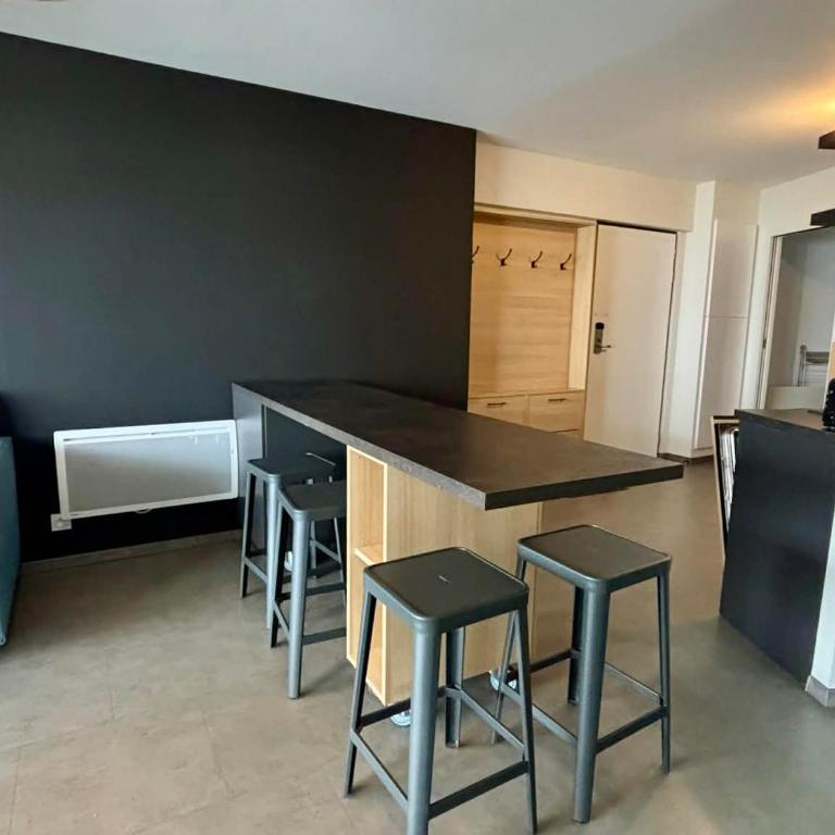 Appartement PMR avec balcon, 2 chambres, accès direct plage, piscine, parking sécurisé - La Tranche-sur-Mer - FR-1-194-220 - Appartamento (6 Adulti) - 12
