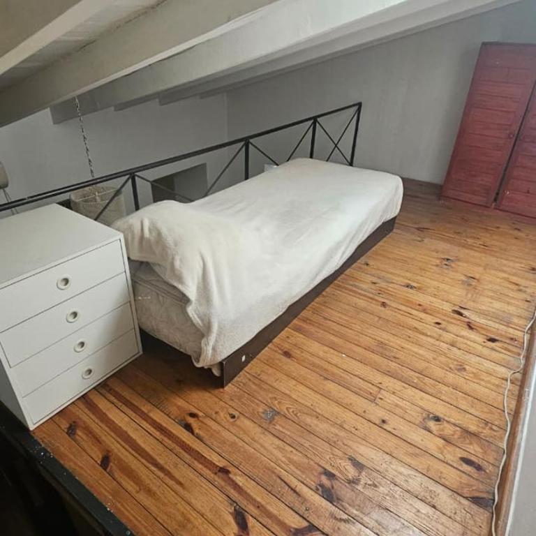 Apartamento en casa de familia con ingreso independiente - Loft - 9