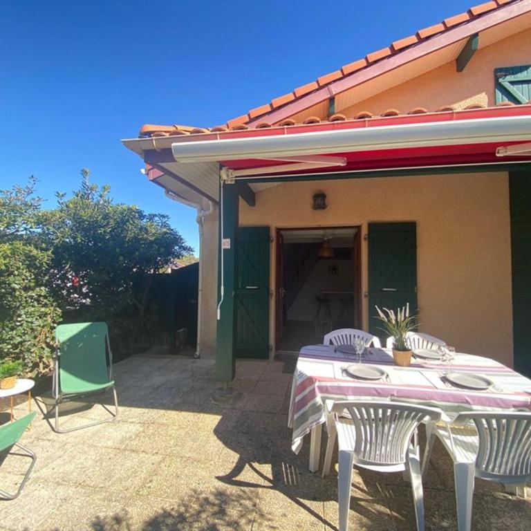Villa rénovée à 2 pas de la plage - 4 pers. - FR-1-413-269 - Villa - 6