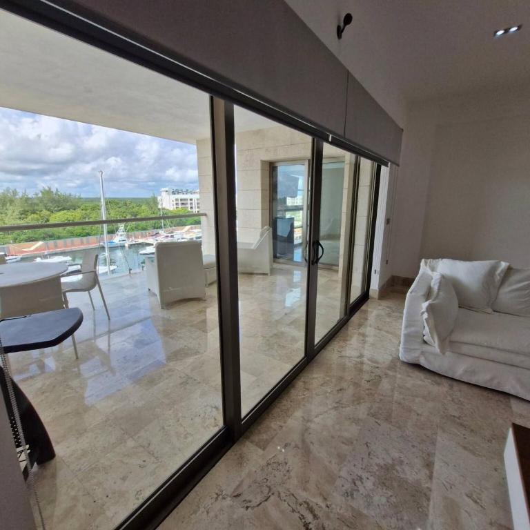 Beautiful PH in front of the Marina - Apartamento - 1