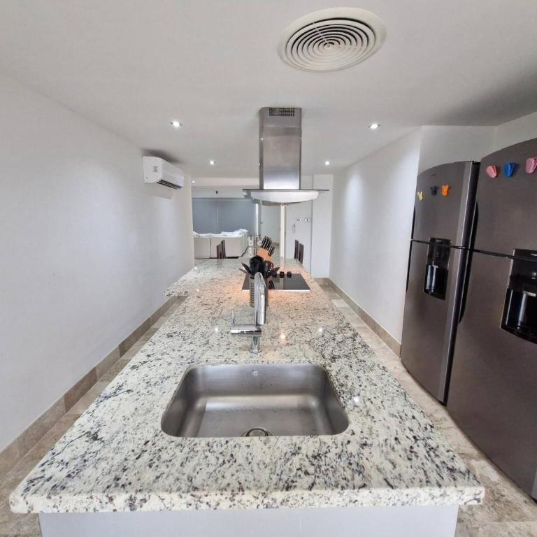 Beautiful PH in front of the Marina - Apartamento - 16