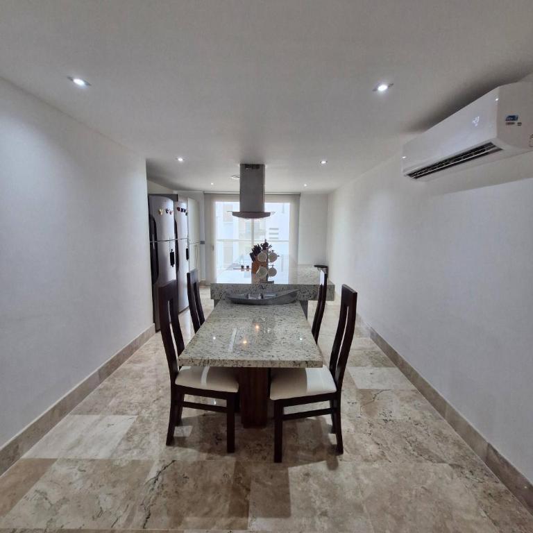 Beautiful PH in front of the Marina - Apartamento - 22
